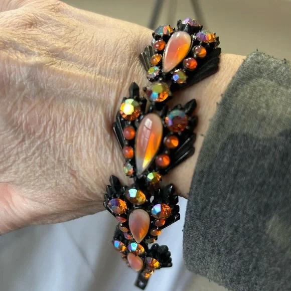 Vintage 60’s Black and Orange Statement Bracelet - Picture 5 of 5